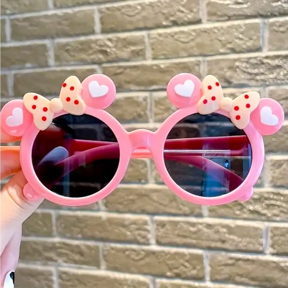 MINNIE MOUSE SUNGLASSES FOR GIRLS COLOR PINK NEW - Picture 3 of 4